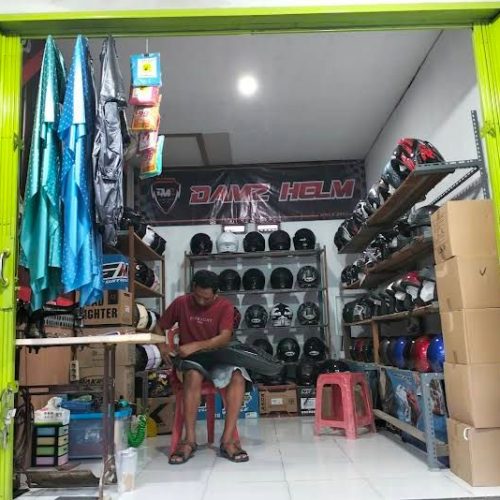 Damz Helm & Service Jok Motor Balikpapan