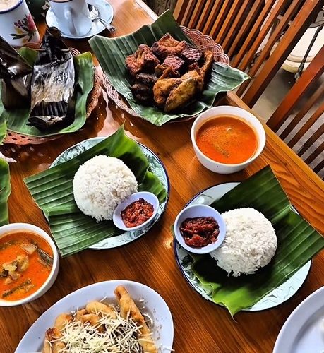 Warung Lodeh Agoes Widjaya - Rumah Makan & Cafe Balikpapan